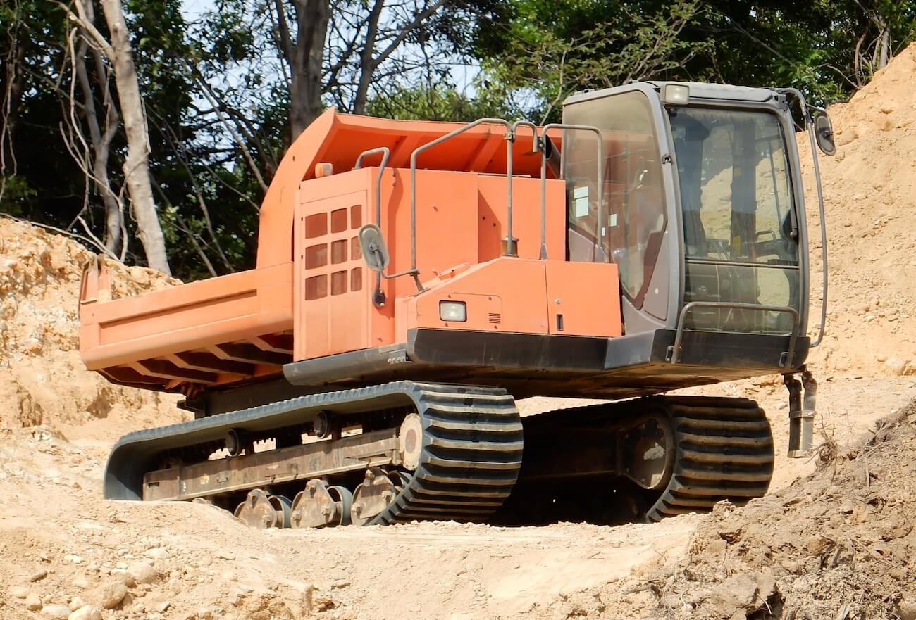 前方から見た不整地運搬車