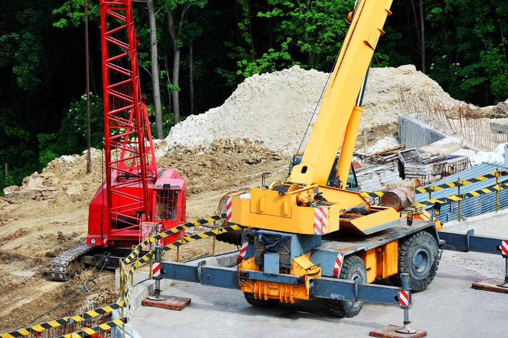 移動式クレーンの補助装置