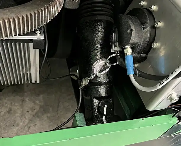 ブレーキ解除用モータ