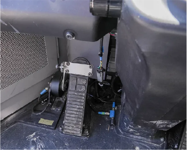 遠隔操作用のホイールローダー