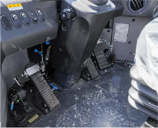 遠隔操作用のホイールローダー